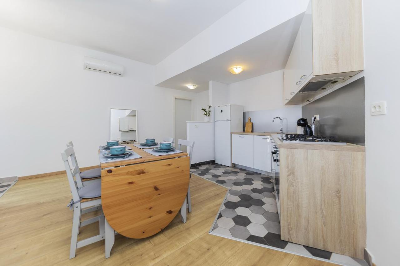 Apartments 23 And 25 With Free Private Parking Zadar Bagian luar foto