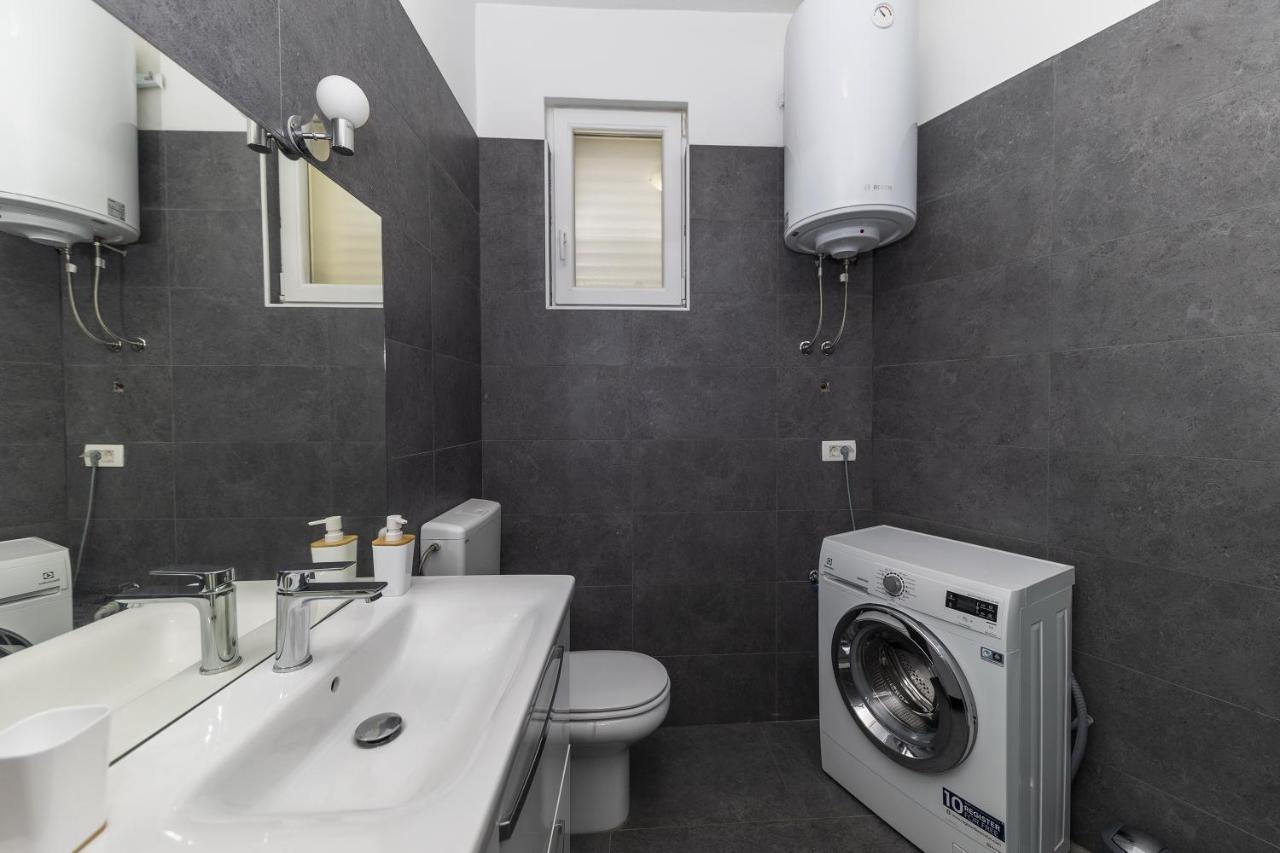 Apartments 23 And 25 With Free Private Parking Zadar Bagian luar foto